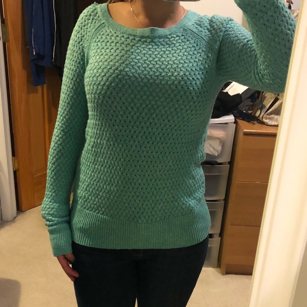 American Eagle Comfy Sweater - Picture 2 of 6